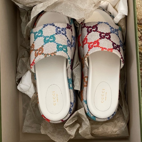 Gucci Multicolor Woven Mules - Picture 3 of 3